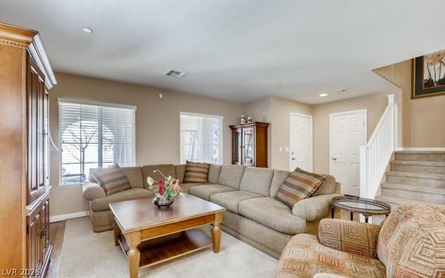 Building Photo - 3077 Camino Sereno Ave