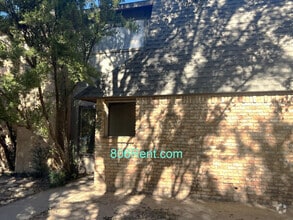 Building Photo - 8633 Knoxville Dr