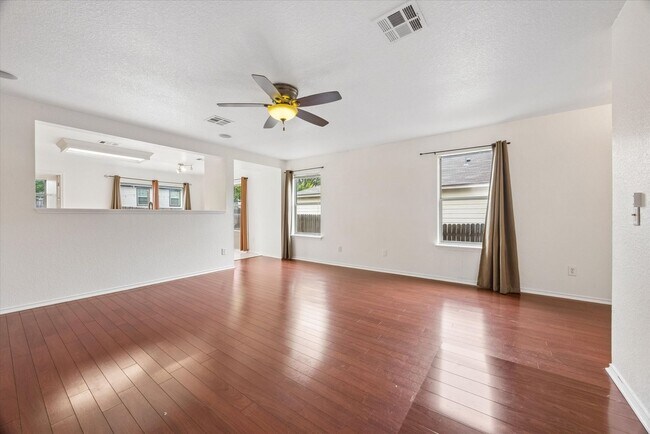 Building Photo - 141 Beech Dr