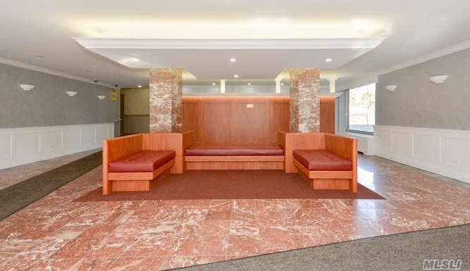 Foto del edificio - 679 W 239th St