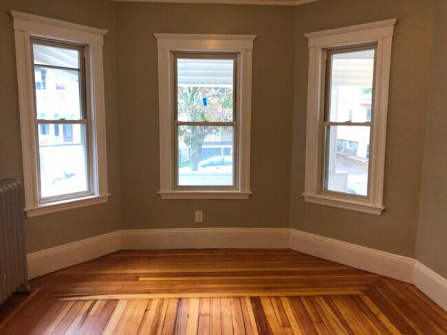 Photo - 329 Malden St (Medford, MA) Townhome