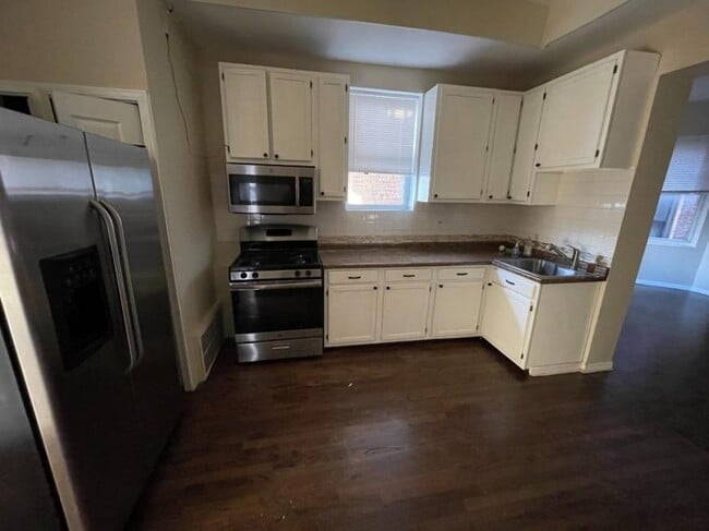 2 bedroom in Chicago IL 60642 - 2 bedroom in Chicago IL 60642 Apartment