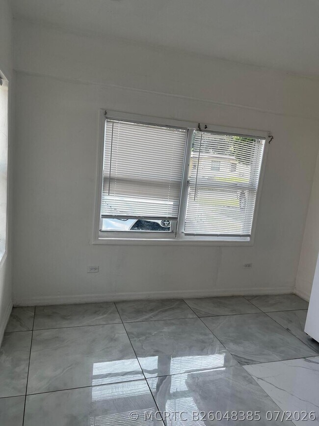 Foto del edificio - 1212 NW 13th Ct