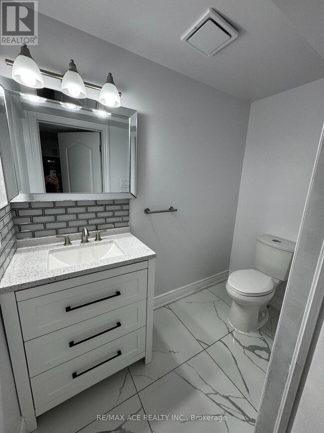 Building Photo - 17 Meekings Dr