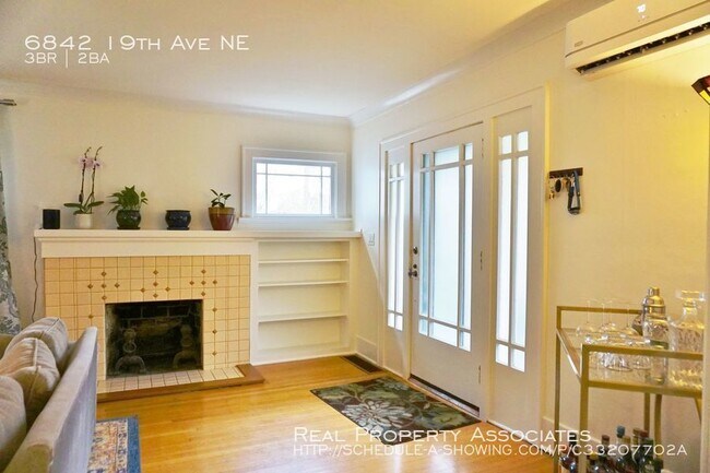Foto del edificio - Renovated Craftsman with all the Charm!