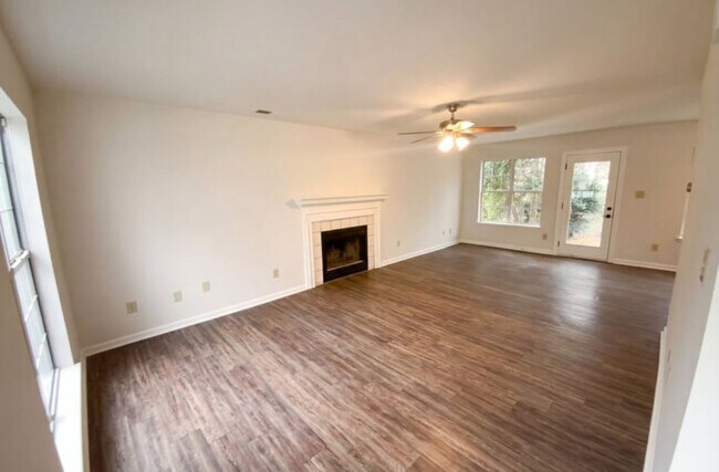 Foto del edificio - 5719 Rocbridge Ln