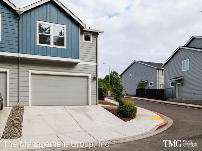 Building Photo - 3 br, 2.5 bath House - 3316 E 36th Court