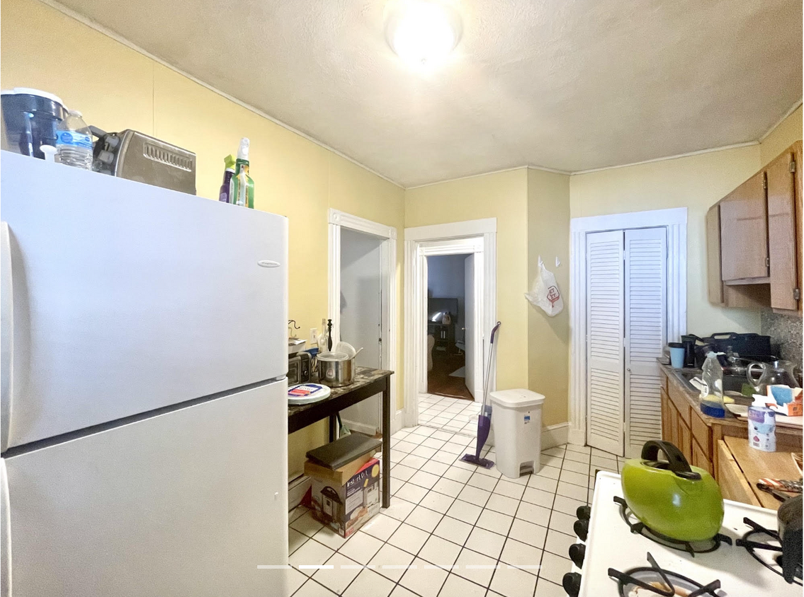Primary Photo - 13 Perry St