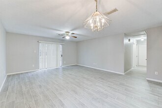 Building Photo - 7815 Barnhill Dr