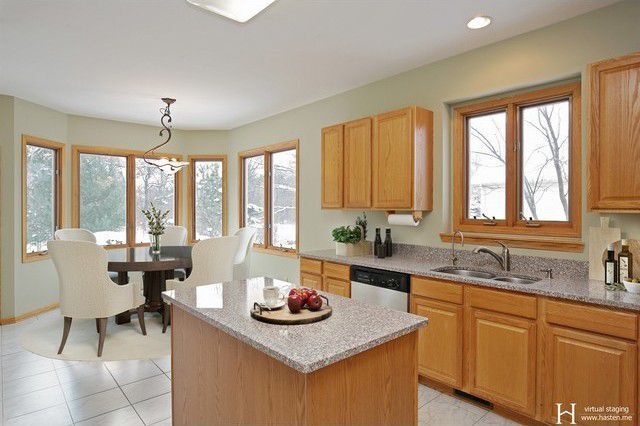 Building Photo - 430 Viking Dr