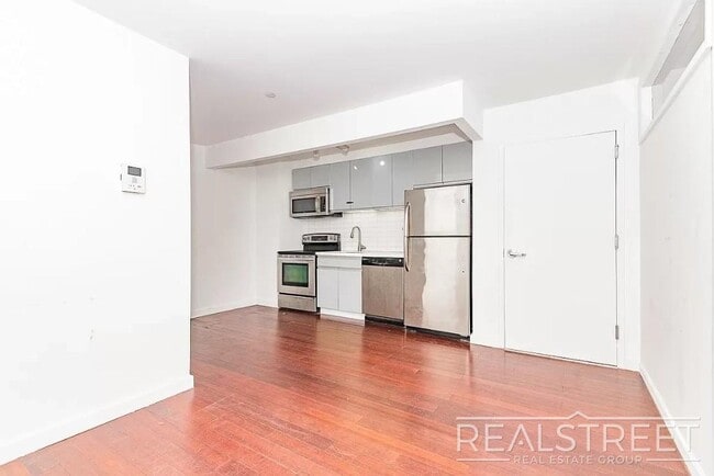 Building Photo - Stylish 2-Bedroom Bushwick Apartment with Huge Private Balcony & Prime Location