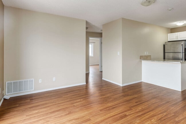 Building Photo - Oxford Apartments