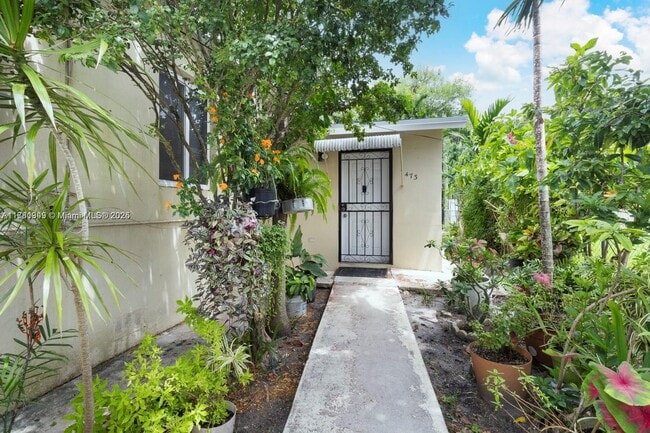 Foto del edificio - 471 NW 32nd Ct