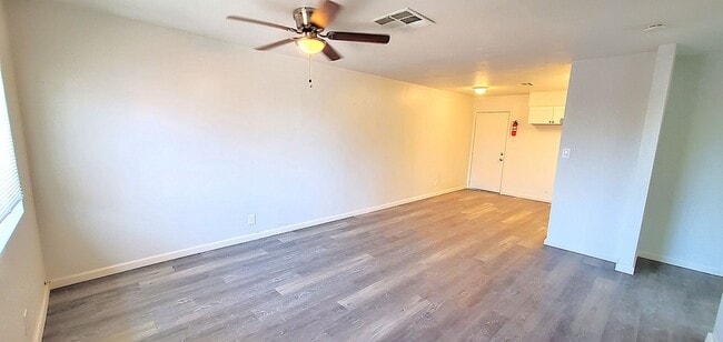 Building Photo - 510 Giles Ave