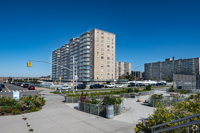 Foto del edificio - Dayton Towers West III