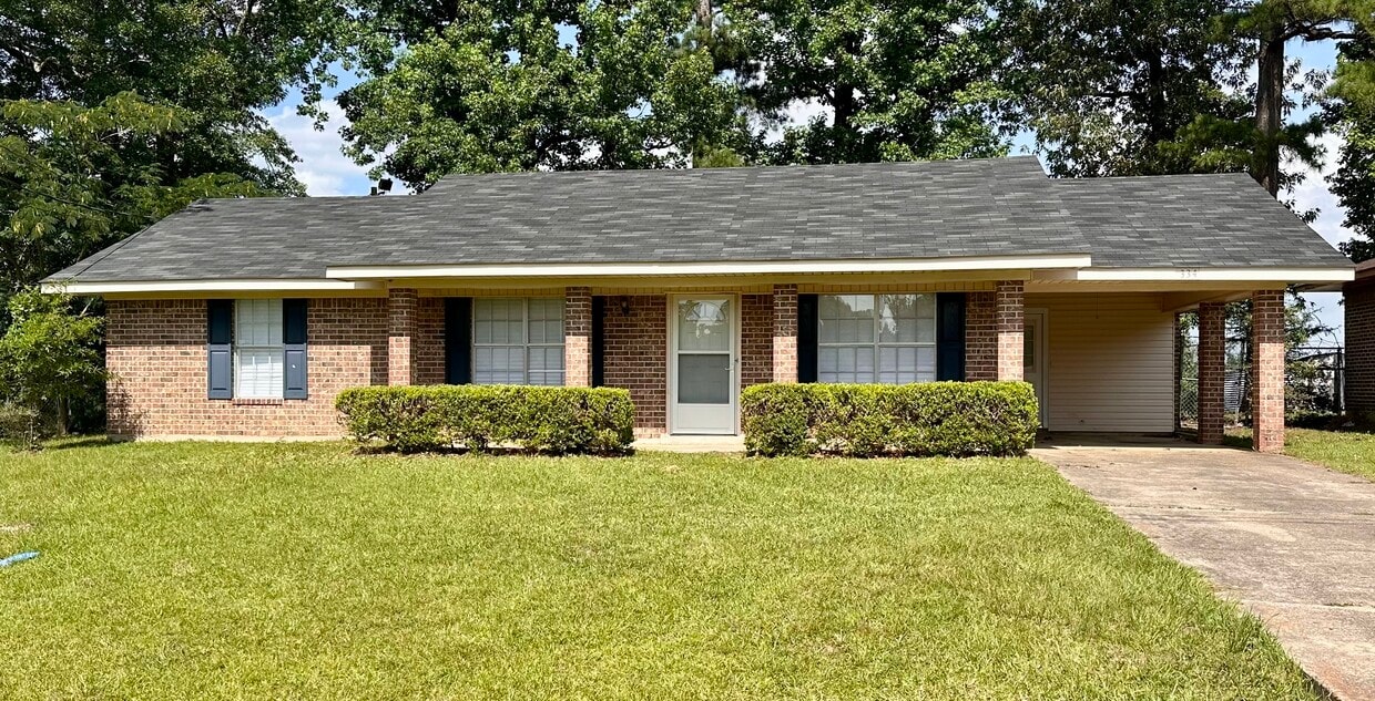 Primary Photo - 334 Hillside Cir