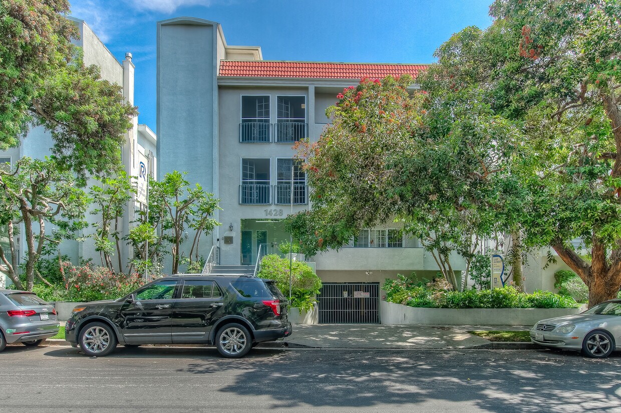 Foto del edificio - 1428 Kelton Ave
