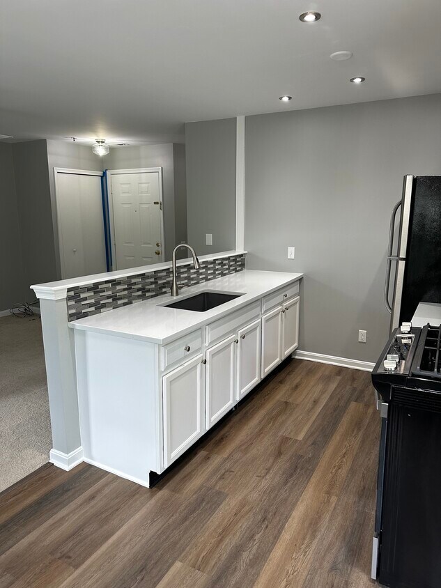 Foto principal - 219 Rosebay Ct