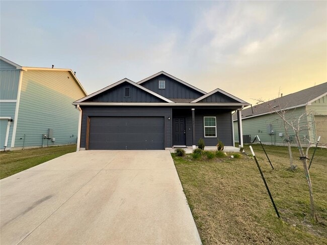 Building Photo - 502 Thunderstorm Ave