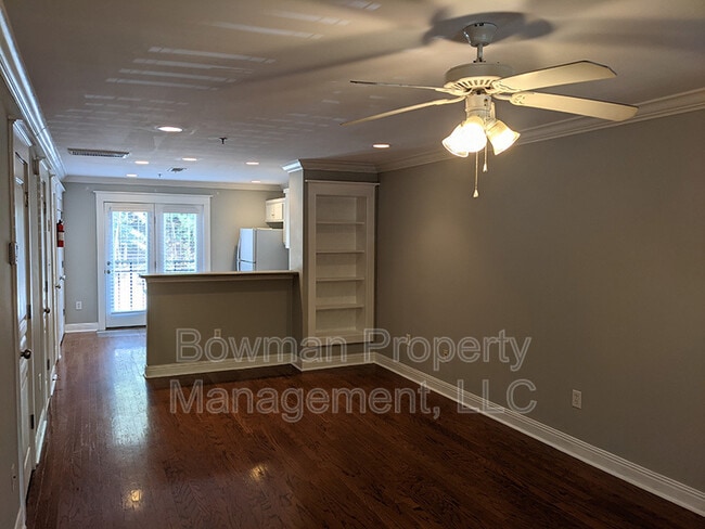 Building Photo - 660 Barnett Shoals Rd
