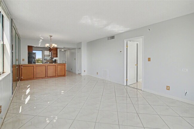 Foto del edificio - 801 N Ocean Blvd