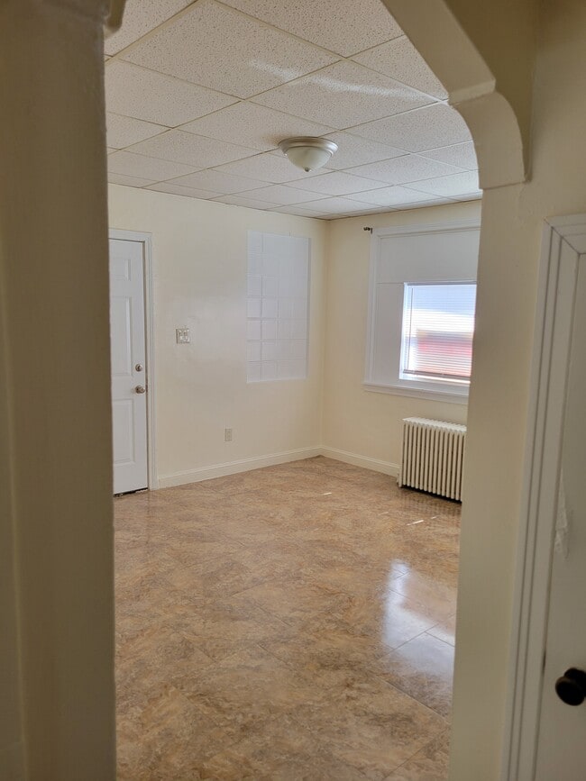 Foto del edificio - 317 W 11th St