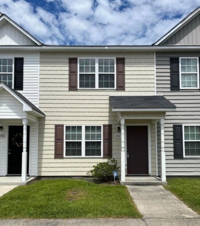 Building Photo - 8004 Banister Loop