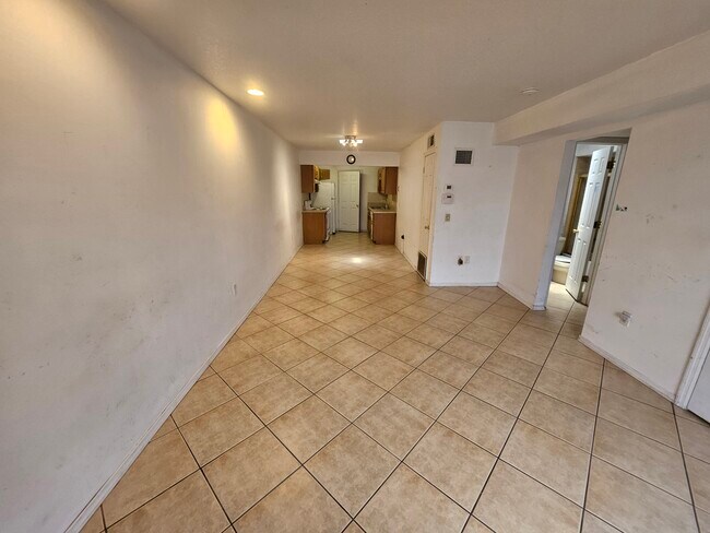Foto del edificio - 2929 W Oak Ridge Rd