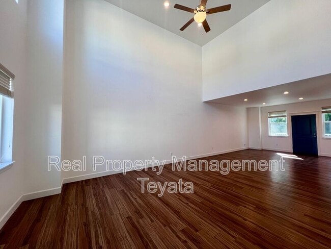 Building Photo - 929 Nevada St