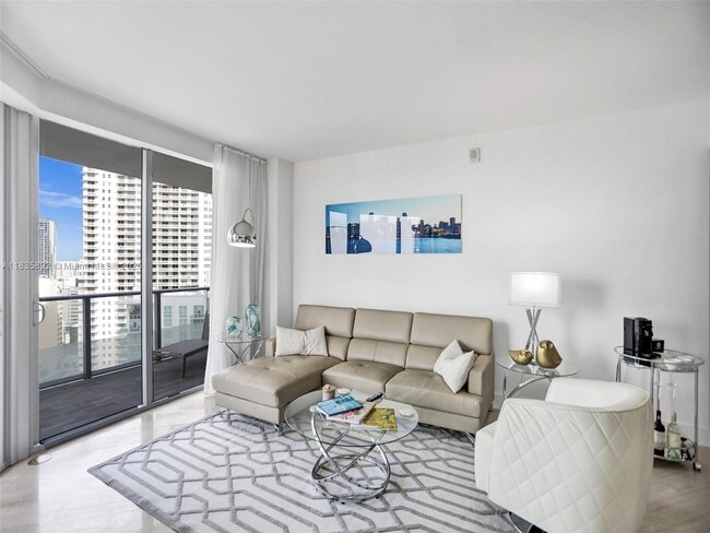 Building Photo - 1300 Brickell Bay Dr