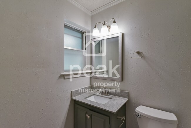 Foto del edificio - $1749! 3Bed home! 2 YEAR LEASE OPTION! App...