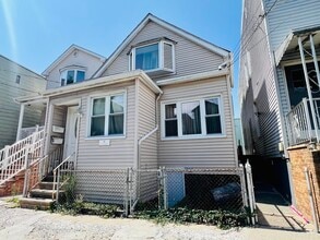 Building Photo - 96 W 18th St