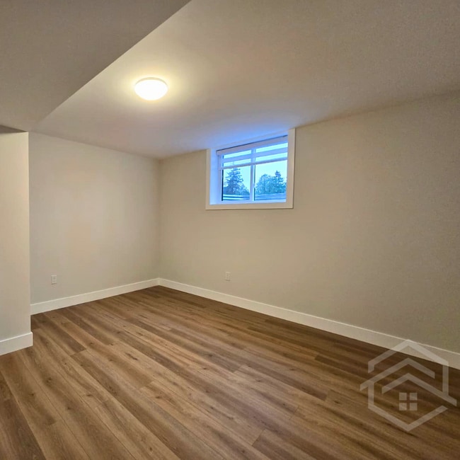 Building Photo - Brand New Lower Duplex Unit – Available Now !!