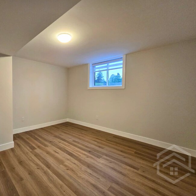 Building Photo - Brand New Lower Duplex Unit – Available Now!!