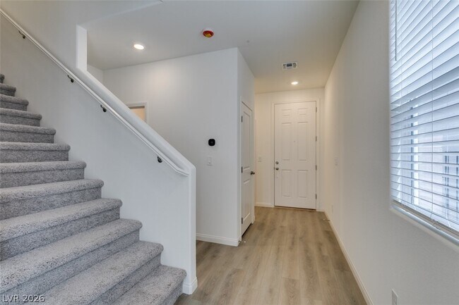 Building Photo - 9133 Vesey Ave