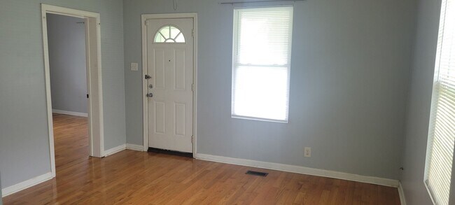 Foto del edificio - Knoxville 37917 - 2 bedroom, 2 bath home -...
