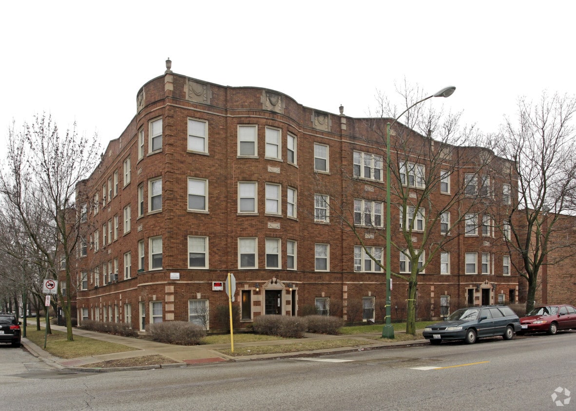 Building - 1901-1909 W Granville Ave