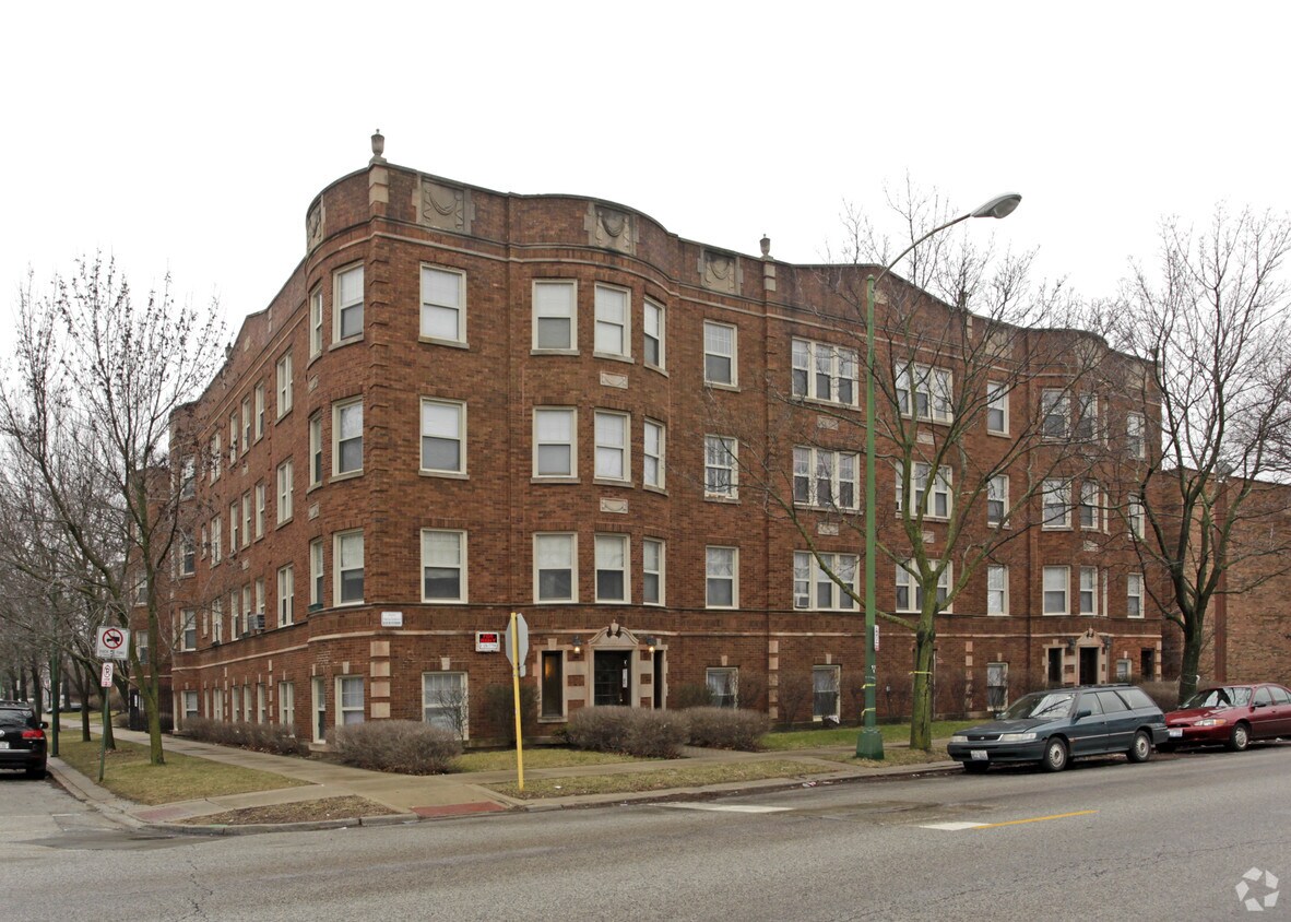 Edificio - 1901-1909 W Granville Ave