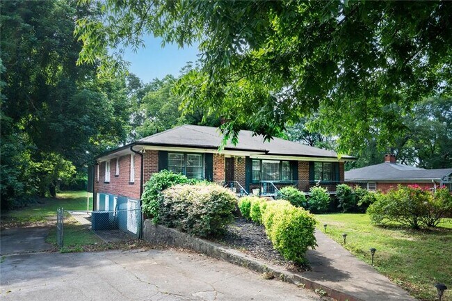 Building Photo - 246 Florida Ave SW