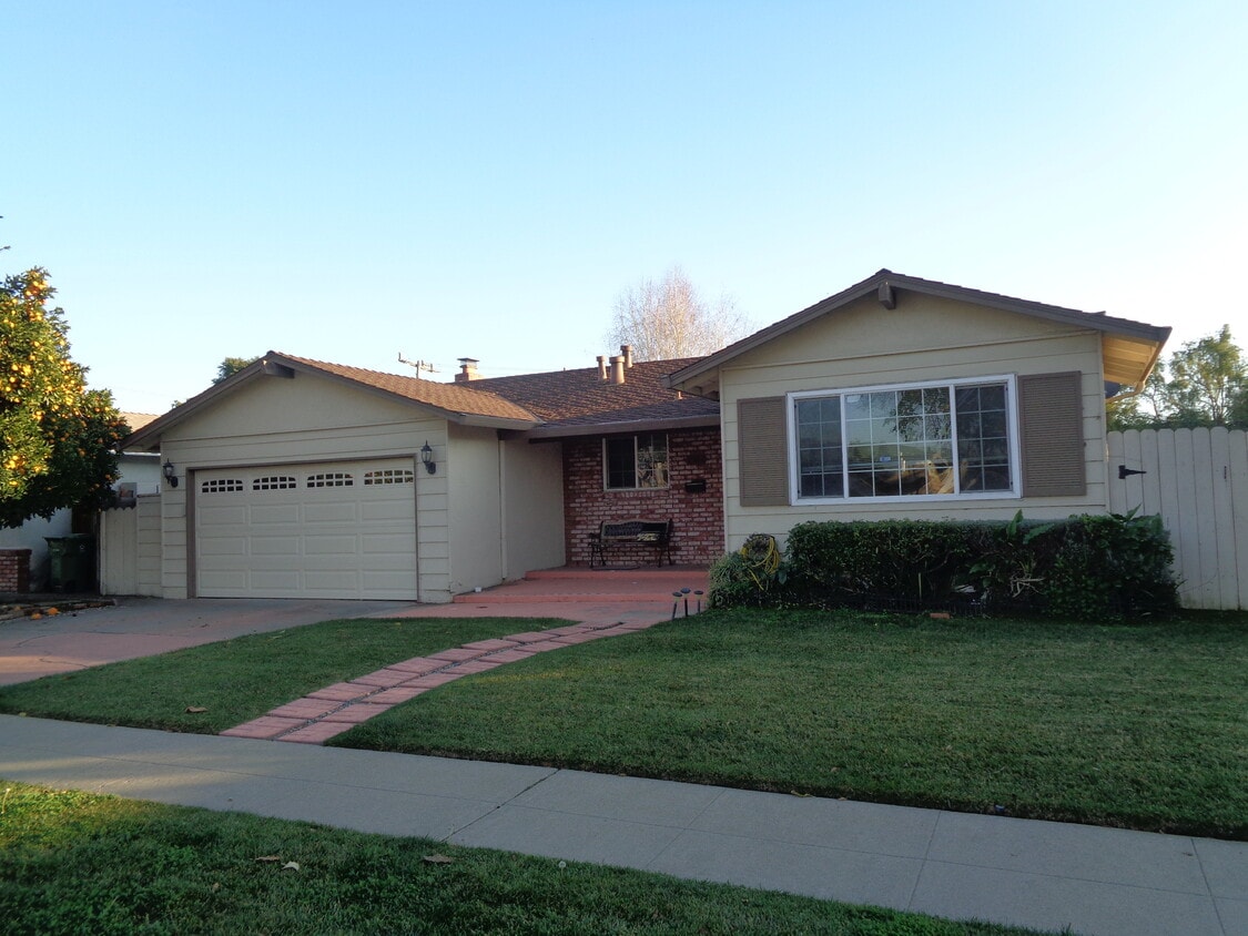 Primary Photo - 2568 Parkside Dr