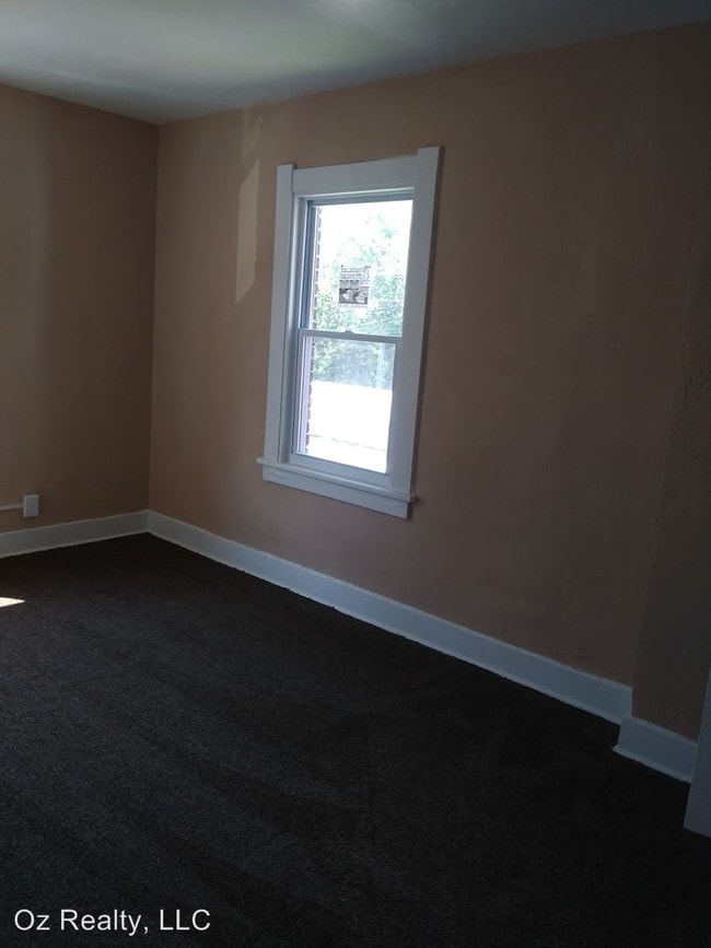 Building Photo - 416 Maumee Ave