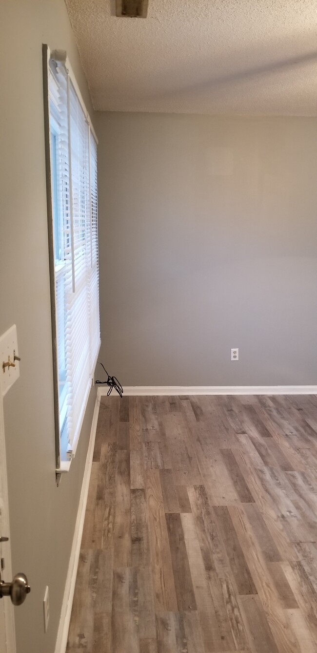Living Rm - 4909 Stratford Ln