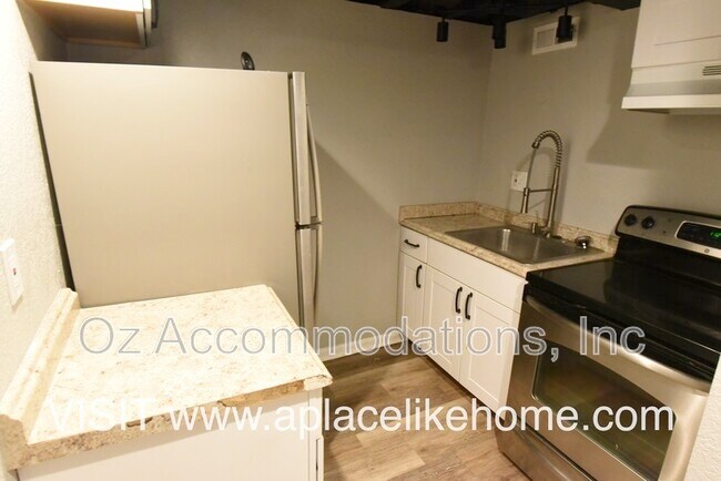 Building Photo - 3809 Washington St