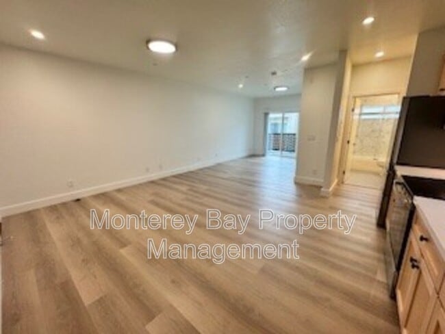 Foto del edificio - 3108 Seacrest Ave