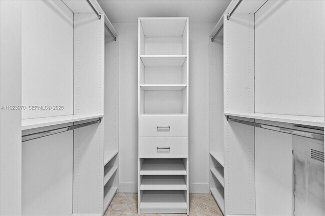 Building Photo - 488 NE 18th St