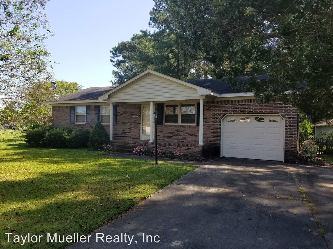 Foto principal - 1829 Sanford Dr