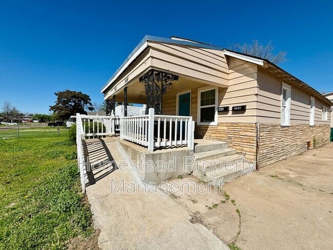 Building Photo - 3614 S Shartel Ave