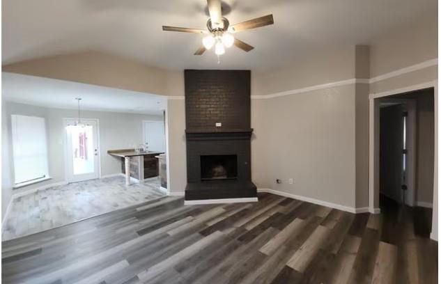Foto del edificio - 305 Meadow Ct
