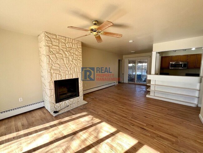 Building Photo - 310 Elmwood Dr