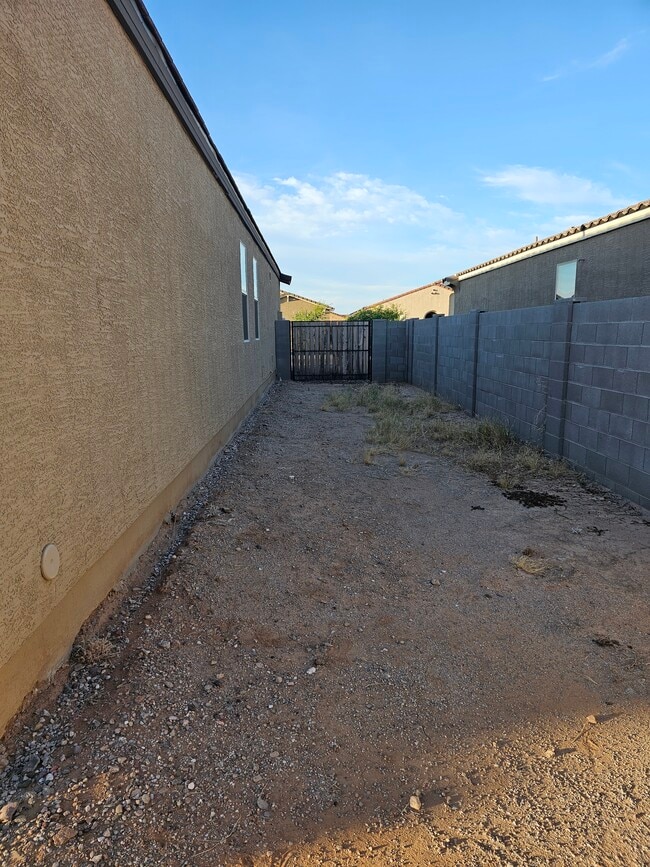Foto del edificio - 7028 E Gamebird Way